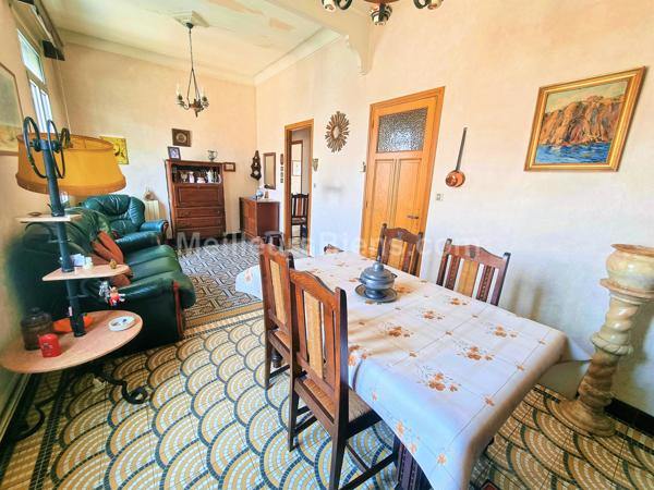  Maison T4 avec 3 terrasses 1 cour et 1 garage !