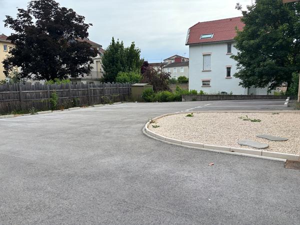 Bourg-en-Bresse A vendre appartement 2 pièces avec place de parking, proche du centre ville