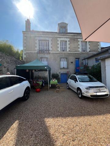 Maison de 135m² avec jardin et dépendances au coeur de Rochecorbon