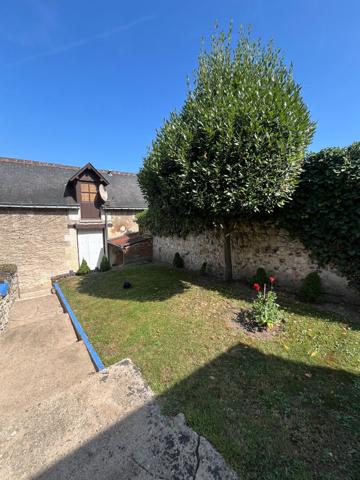 Maison de 135m² avec jardin et dépendances au coeur de Rochecorbon