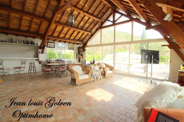 A vendre-superbe propriété avec vue panoramique