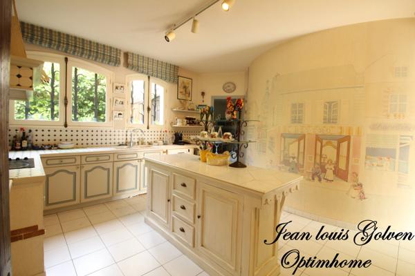 A vendre-superbe propriété avec vue panoramique