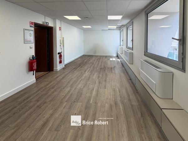 Bureaux à louer Villeurbanne proximité métro et parkings sous sol