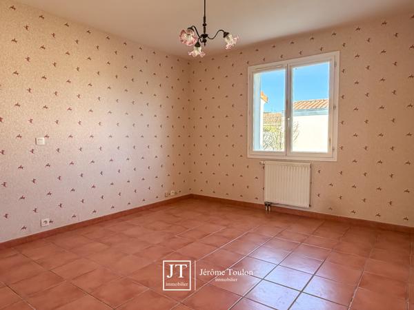Maison
                                                                                                                                                                                                                                                                                                                        6 pièce(s)                                                                                                                                                                                                          4 chambre(s)                                                                                                                                                                                                          130  m²