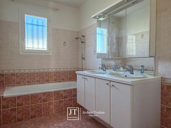 Maison
                                                                                                                                                                                                                                                                                                                        6 pièce(s)                                                                                                                                                                                                          4 chambre(s)                                                                                                                                                                                                          130  m²