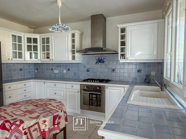 Maison
                                                                                                                                                                                                                                                                                                                        6 pièce(s)                                                                                                                                                                                                          4 chambre(s)                                                                                                                                                                                                          130  m²