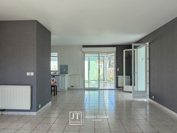 Maison
                                                                                                                                                                                                                                                                                                                        6 pièce(s)                                                                                                                                                                                                          4 chambre(s)                                                                                                                                                                                                          130  m²