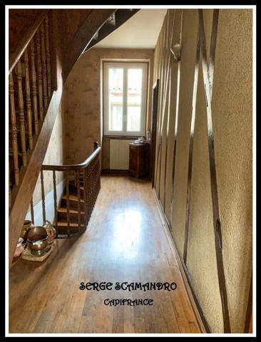 Dpt Gers (32), à vendre MASSEUBE maison de 4 chambres - salon - séjour et cour intérieure