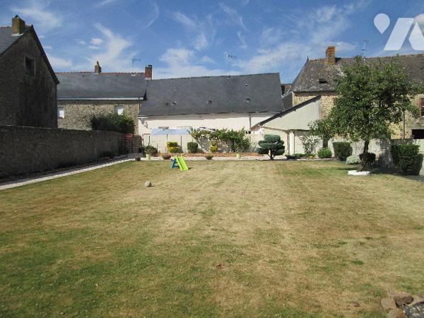 Une maison de plain-pied 2 chambres sur 884 m² de terrain