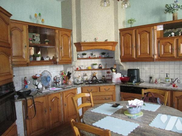 Une maison de plain-pied 2 chambres sur 884 m² de terrain