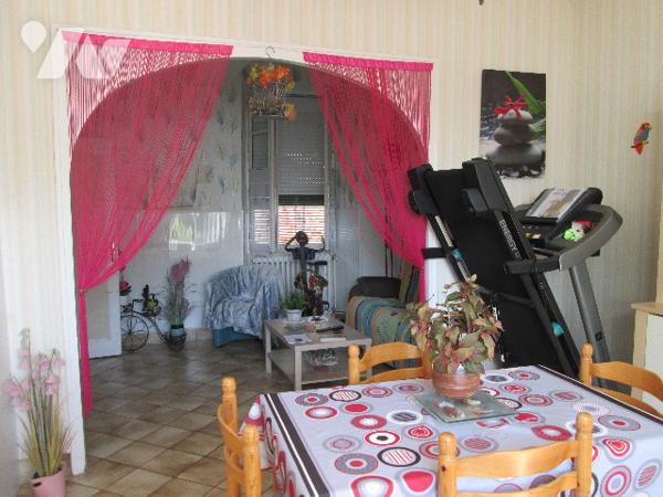 Une maison de plain-pied 2 chambres sur 884 m² de terrain
