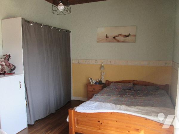 Une maison de plain-pied 2 chambres sur 884 m² de terrain