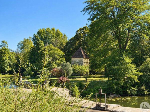 Moulin du 16eme siècle avec maison indépendante