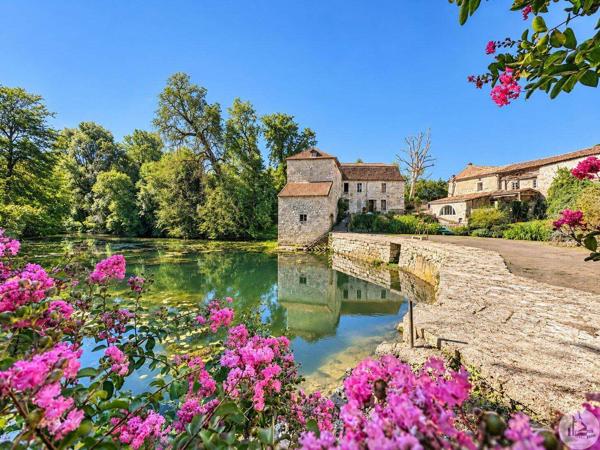 Moulin du 16eme siècle avec maison indépendante