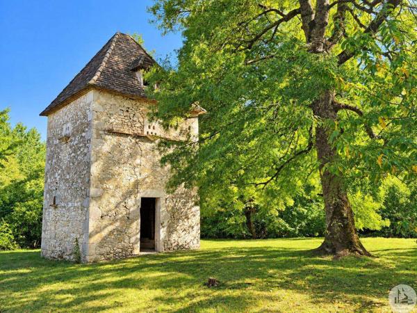 Moulin du 16eme siècle avec maison indépendante
