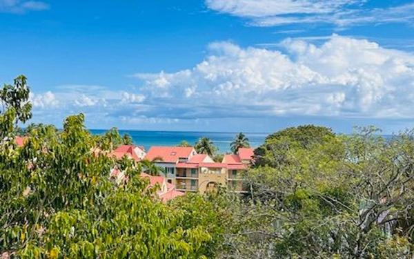 Appartement à louer    4 pièces •  Le Gosier