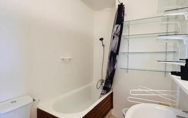 Appartement à louer    4 pièces •  Le Gosier