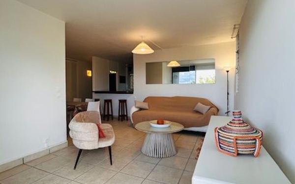 Appartement à louer    4 pièces •  Le Gosier