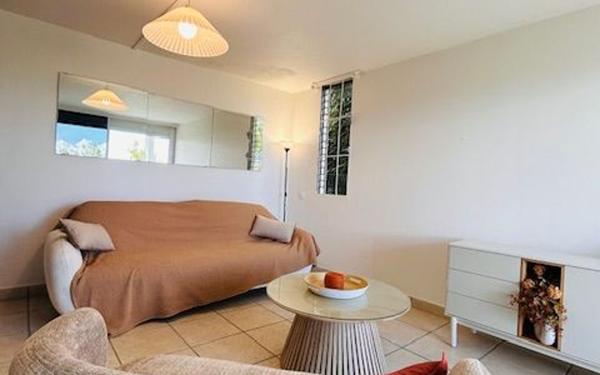 Appartement à louer    4 pièces •  Le Gosier