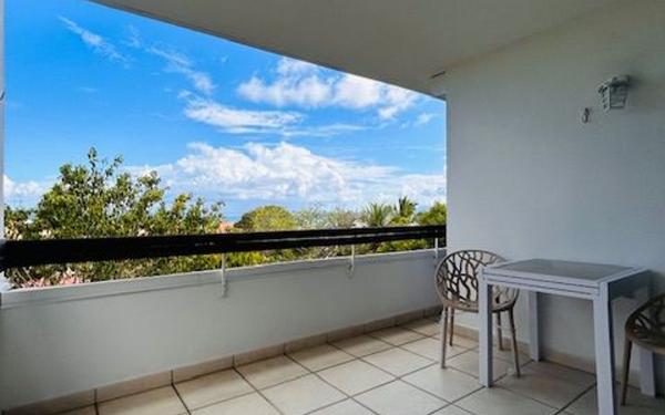 Appartement à louer    4 pièces •  Le Gosier