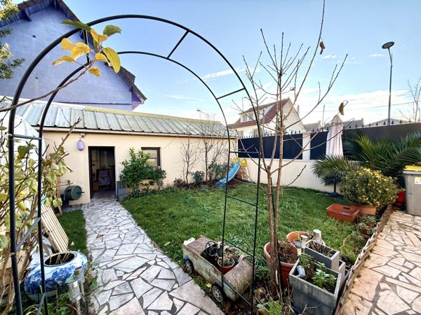 Drancy (93700) Maison de 2013 avec jardin, garage proche métro 5