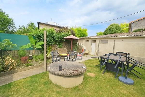 Votre future maison à Vezins : rénovée avec revenus locatif