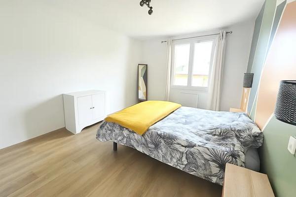Votre future maison à Vezins : rénovée avec revenus locatif