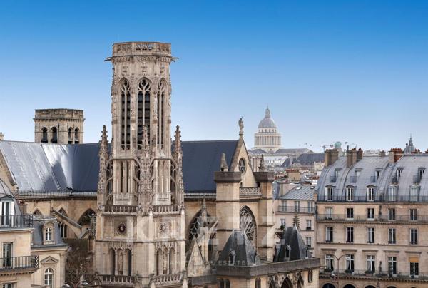 Appartement en dernier étage avec vue dégagée sur le Louvre
