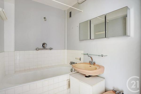 Appartement F3 à vendre  3 pièces - 56,30 m2 PARIS - 75015