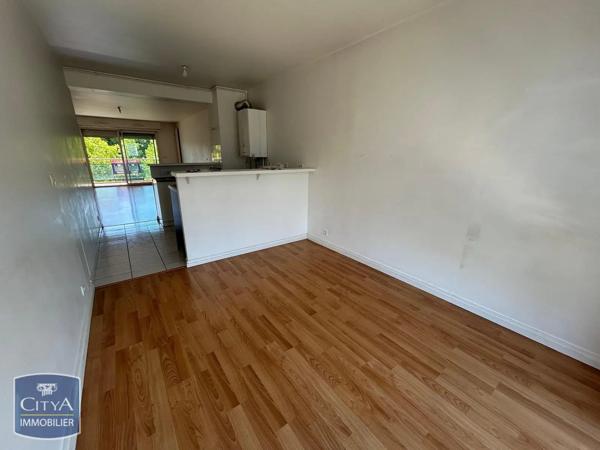 Appartement à louer 3 pièces 77.89m² Laval (53000)