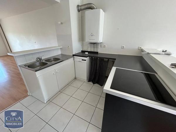 Appartement à louer 3 pièces 77.89m² Laval (53000)