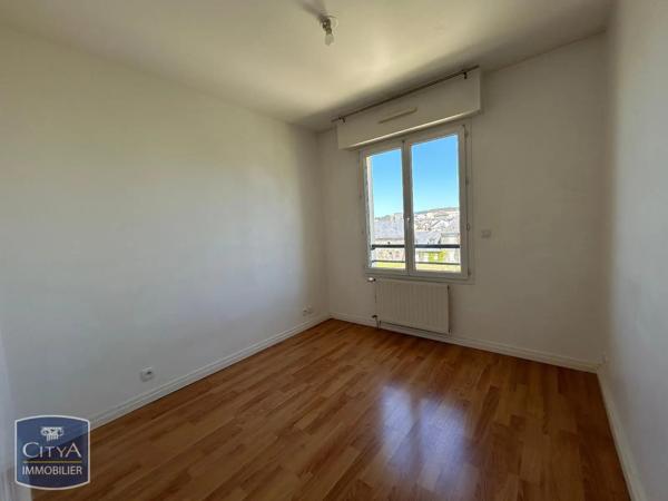 Appartement à louer 3 pièces 77.89m² Laval (53000)