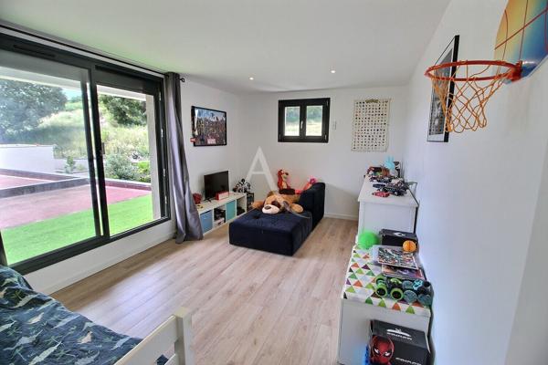 À VENDRE PERPIGNAN SUD OUEST- VILLA CONTEMPORAINE DE 2021 AVEC PISCINE + APPRTEMENT T2 INDÉPENDANT