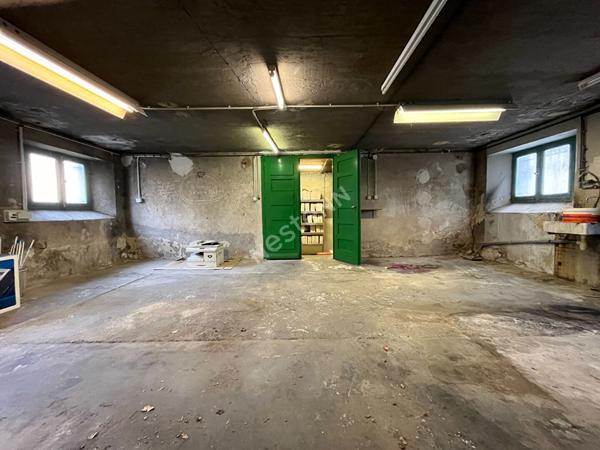 Local professionnel de73 M²