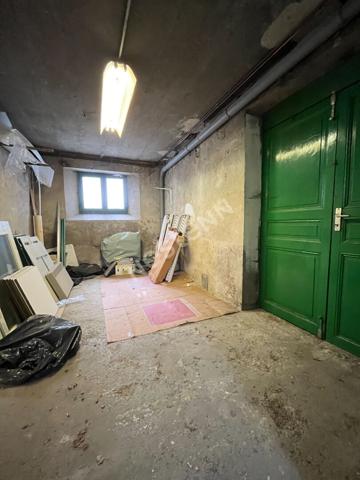 Local professionnel de73 M²