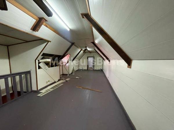 Grand espace de travail de 94m2