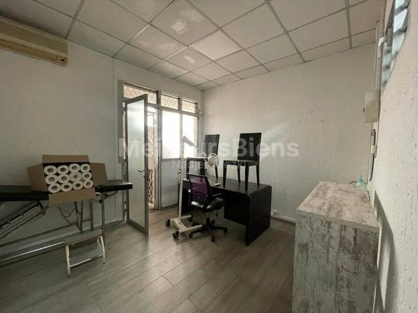 Grand espace de travail de 94m2