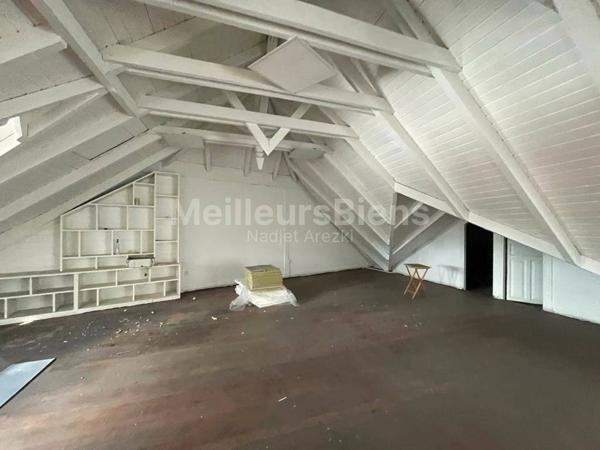 Grand espace de travail de 94m2