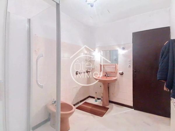 STE FOY : cœur de la Bastide, appartement T3 de 79 m² à moderniser 2 garages en RDC