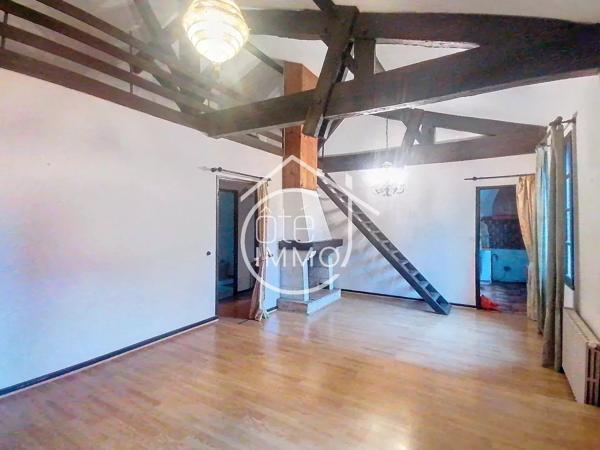 STE FOY : cœur de la Bastide, appartement T3 de 79 m² à moderniser 2 garages en RDC