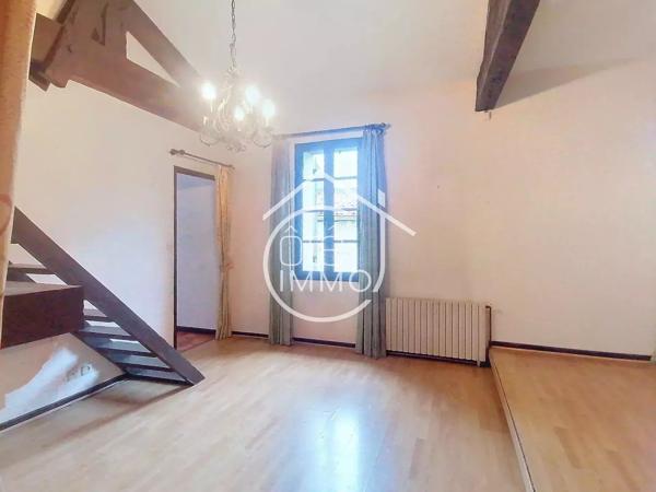 STE FOY : cœur de la Bastide, appartement T3 de 79 m² à moderniser 2 garages en RDC