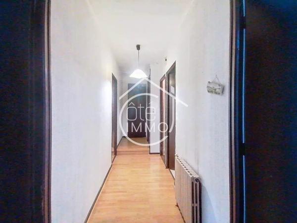 STE FOY : cœur de la Bastide, appartement T3 de 79 m² à moderniser 2 garages en RDC