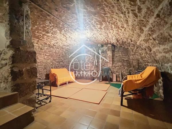 Sainte-Foy-la-Grande : Ensemble immobilier avec extérieur au cœur de la bastide