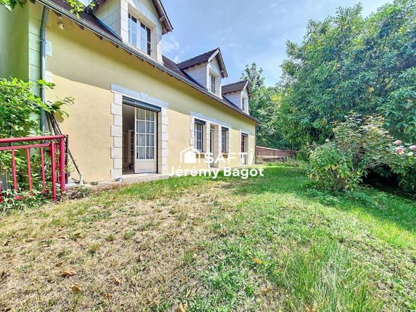 Ensemble immobilier sur plus de 2,7 hectares de nature préservée