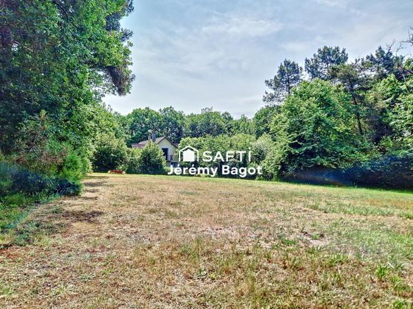 Ensemble immobilier sur plus de 2,7 hectares de nature préservée