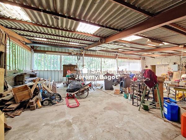 Ensemble immobilier sur plus de 2,7 hectares de nature préservée