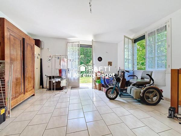 Ensemble immobilier sur plus de 2,7 hectares de nature préservée