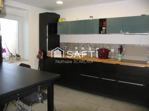 MAISON en pierre RENOVEE de 160 m² habitables avec 3 chambres, terrasse, grange, garage