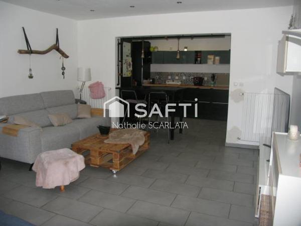 MAISON en pierre RENOVEE de 160 m² habitables avec 3 chambres, terrasse, grange, garage