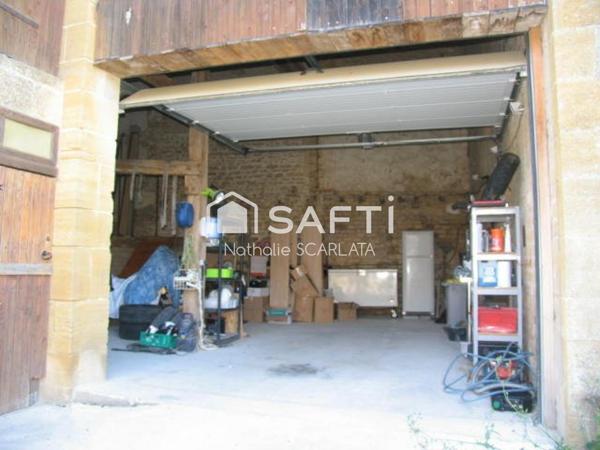 MAISON en pierre RENOVEE de 160 m² habitables avec 3 chambres, terrasse, grange, garage